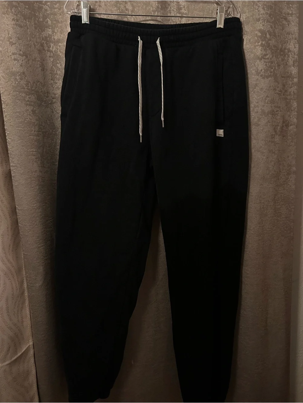 Vuori Relaxed Fit Sweatpants Joggers Black Large Activewear Athleisure